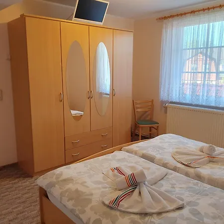 2, Oben Apartment