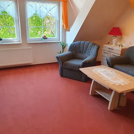 2, Oben Apartment
