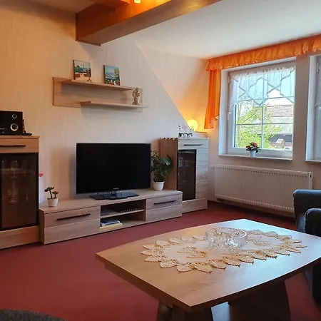 2, Oben Apartment *